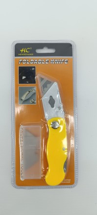 Нож канцелярский складной с лезвиями на блистере DP-236