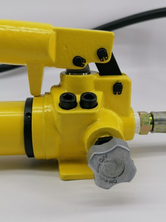 Насос гидравлический, ручной, 0,6л, Car-Tool