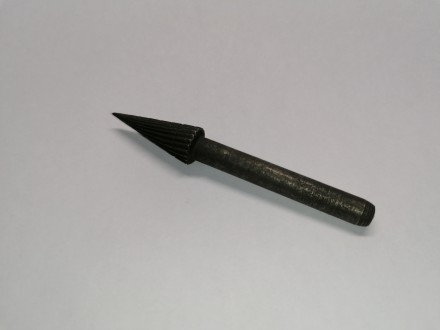 Борфреза коническая d10x24x6x65 P6M5 тип М оксид.