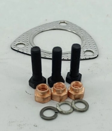 Прокладка приемной трубы 2110 в комплекте с болтами и гайками треугольник