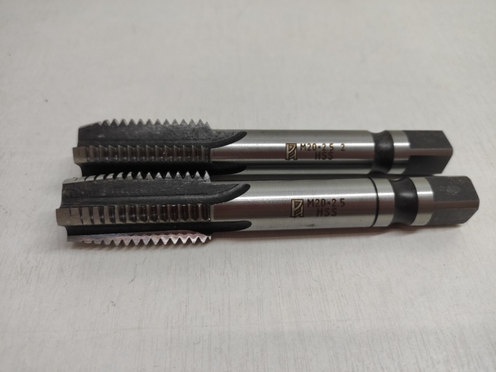 Метчик м р. Метчик m18-2.5, t1825m. JSD Tools BT-1070 метчик м/р м10х1,0 р6м5. Метчик m5 f5. Метчик м12 Fanar d2-513801-0120.